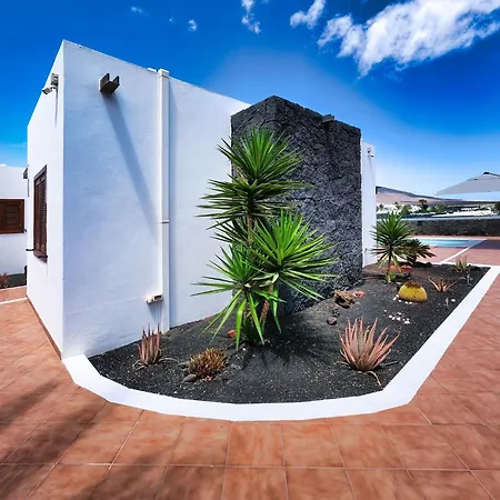 Дом отдыха Lanzarote Paradise - Private Pool, Air-con And Bbq By Lanzarote *