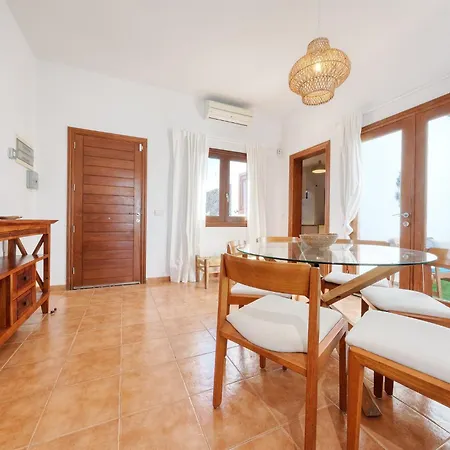 Lanzarote Paradise - Private Pool, Air-con And Bbq By Lanzarote * Playa Blanca (Lanzarote)