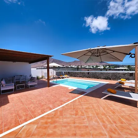 Lanzarote Paradise - Private Pool, Air-con&bbq By Lanzarote *