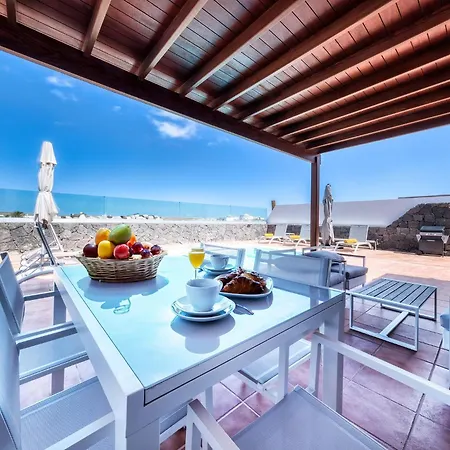 Lanzarote Paradise - Private Pool, Air-con&bbq By Lanzarote *