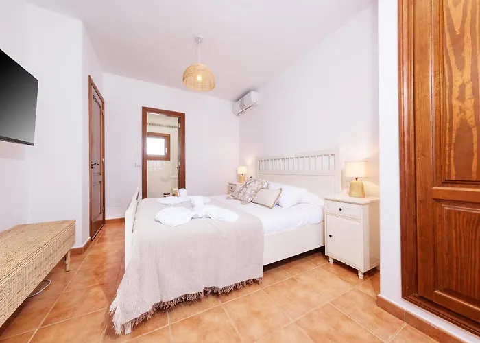 Lanzarote Paradise - Private Pool, Air-con And Bbq By Lanzarote Playa Blanca (Lanzarote)