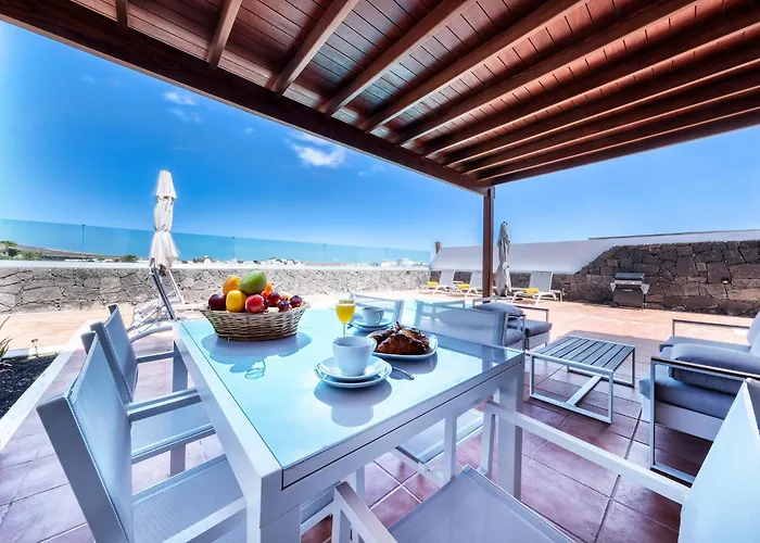 Lanzarote Paradise - Private Pool, Air-con And Bbq By Lanzarote *