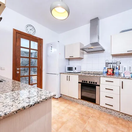 Lanzarote Paradise - Private Pool, Air-con And Bbq By Lanzarote 普拉亚布兰卡