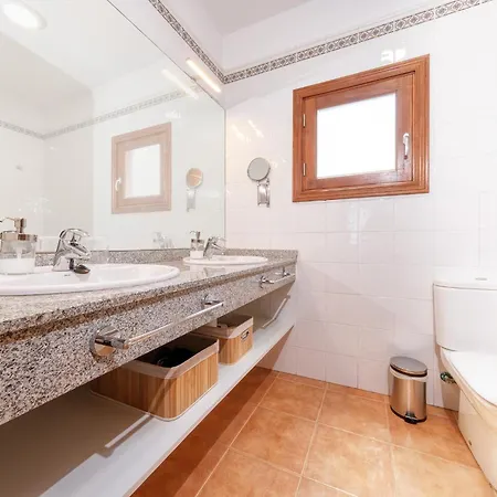 Lanzarote Paradise - Private Pool, Air-con And Bbq By Lanzarote 度假居 *