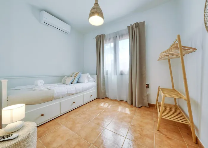 Дом отдыха Lanzarote Paradise - Private Pool, Air-con And Bbq By Lanzarote *