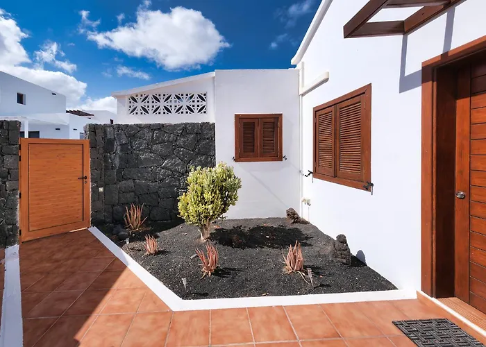 Lanzarote Paradise - Private Pool, Air-con And Bbq By Lanzarote Playa Blanca (Lanzarote)