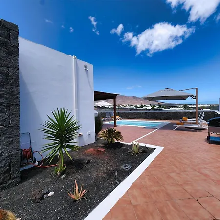 Lanzarote Paradise - Private Pool, Air-Con And Bbq By Lanzarote Vacation Homes Vakantiehuis *